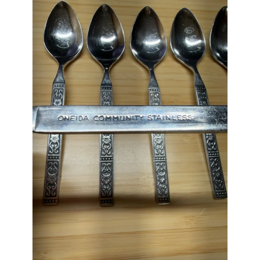 Oneida Community Isabella Stainless Teaspoons Set of 7 Vintage 6 Inch